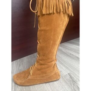 Women's MINNETONKA Front Lace Knee High Fringe Moccasin Boots Size 8